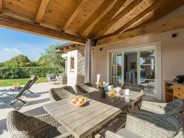 Villa Belvédère | Croatie, Istrie, Sveti Lovrec - villa Véranda avec table d’extérieur