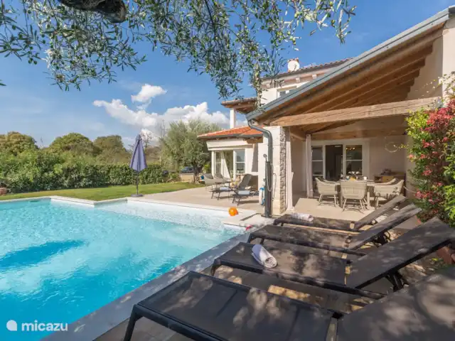Villa Belvédère | Croatie, Istrie, Sveti Lovrec - villa transats + terrasse