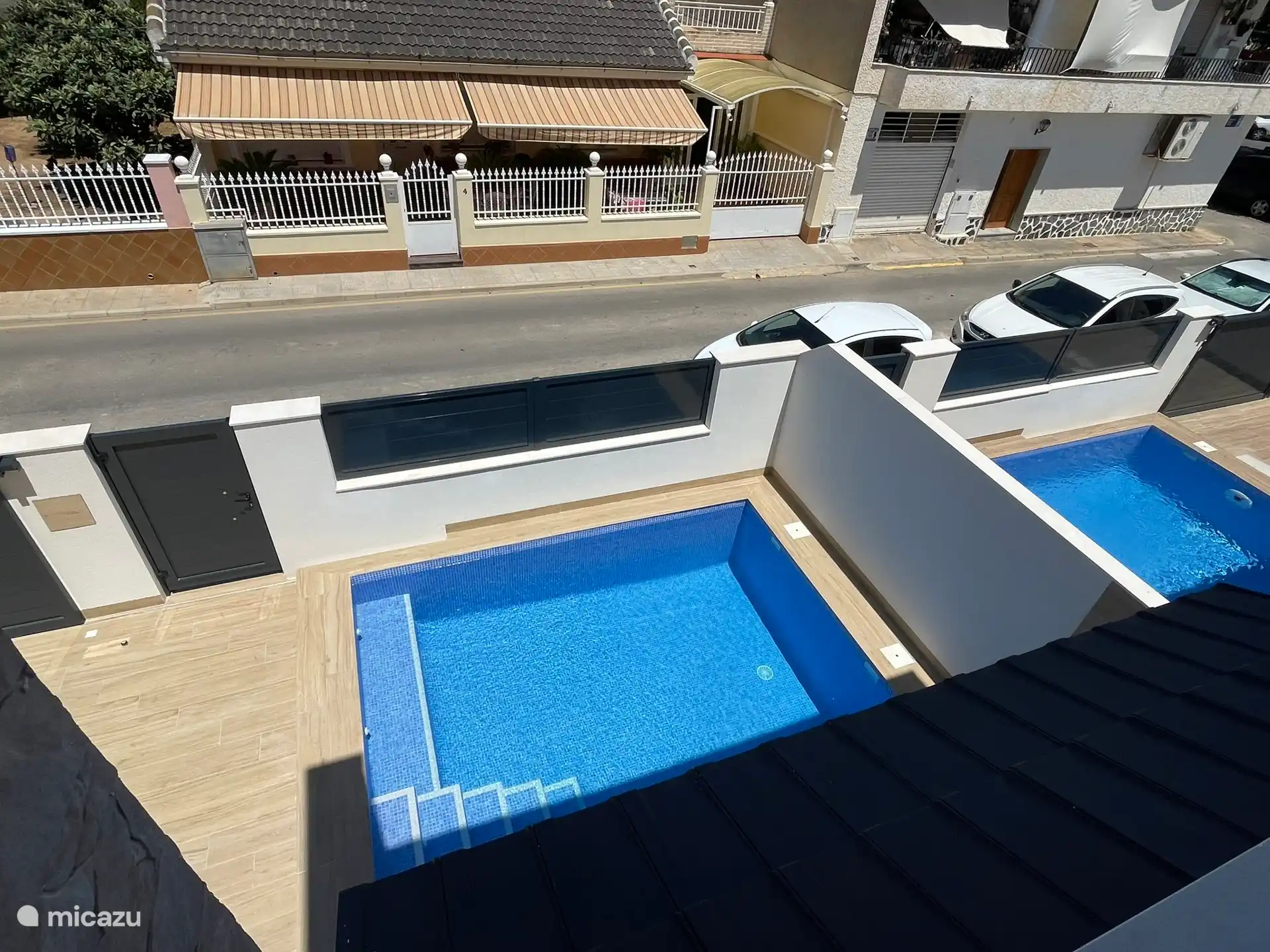 Vista a la piscina.
