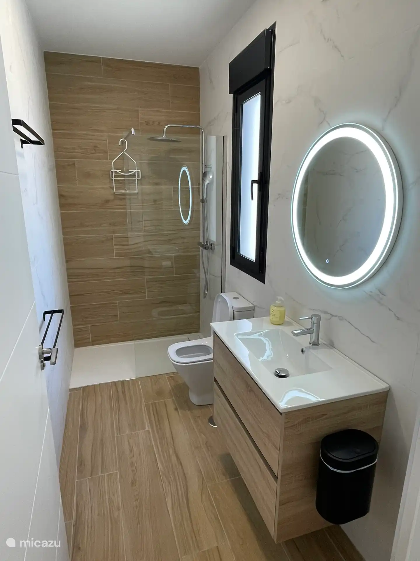 Baño en el dormitorio 2 - planta. 
