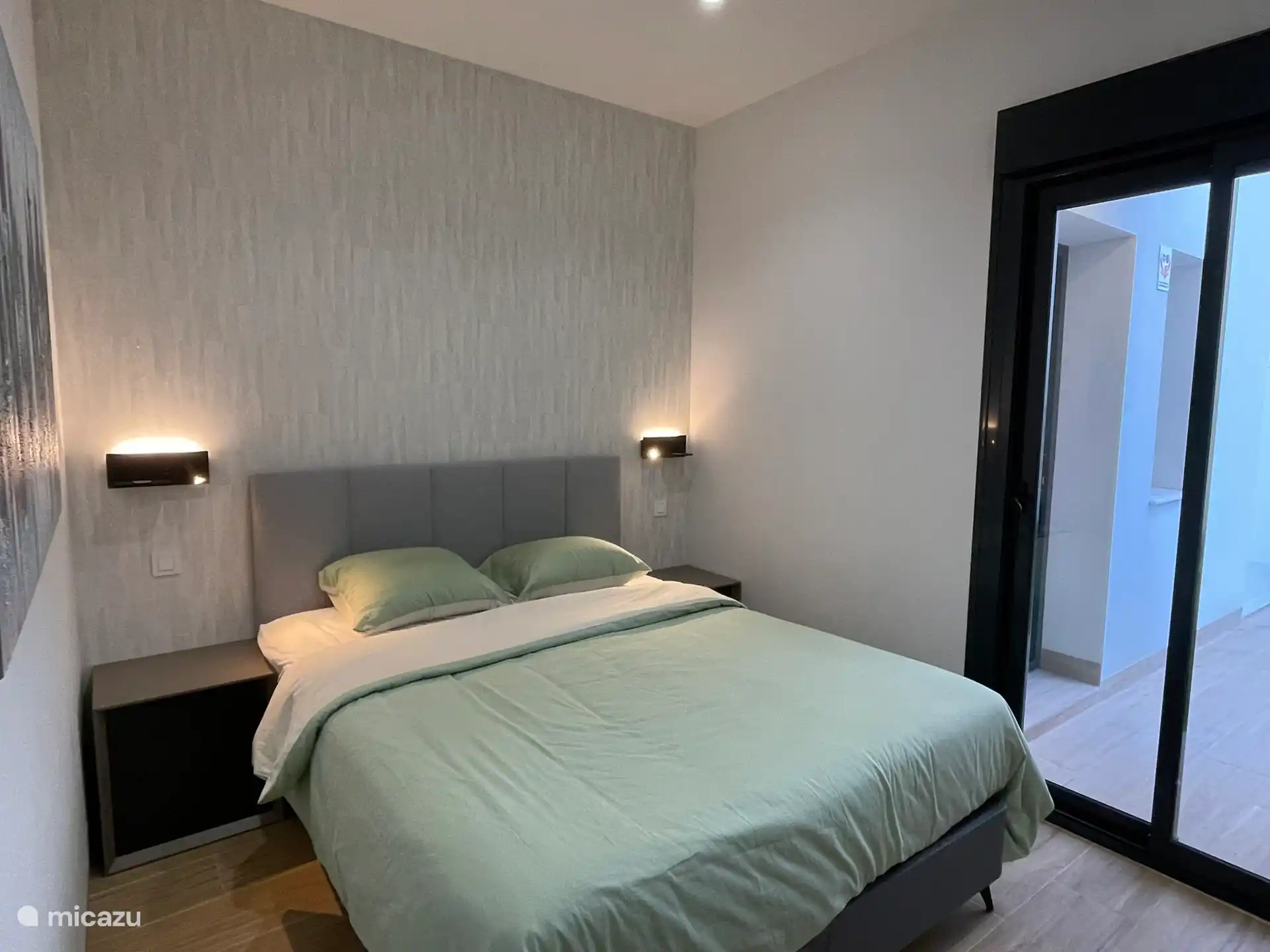 Dormitorio 1 - planta baja (con cama de 160x200cm).