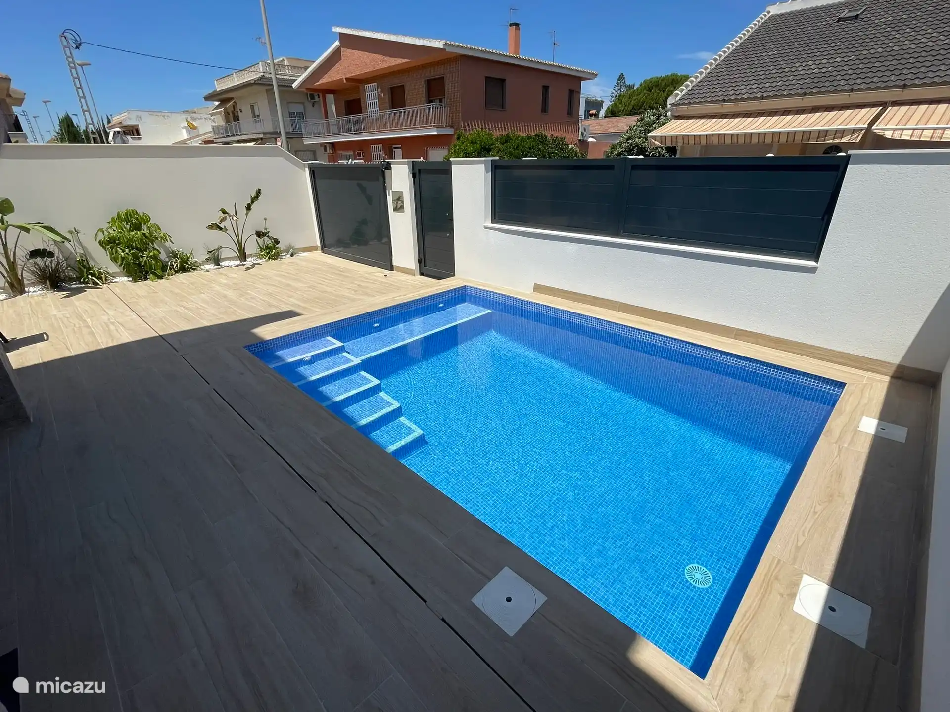 Piscina (con posibilidad de calefacción).
