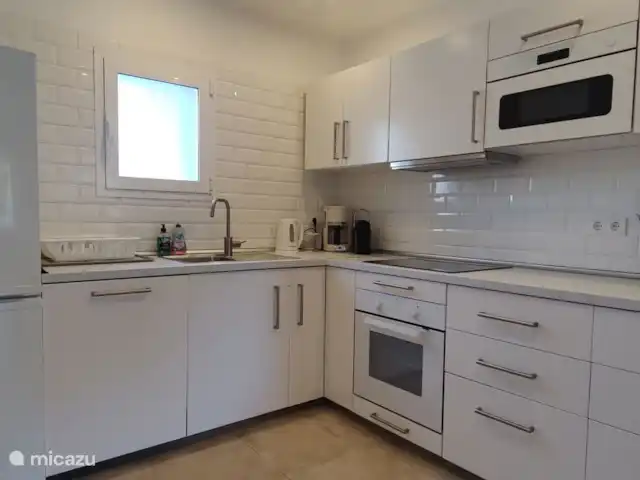 Apartamento en primera línea de playa Ibiza en España, Ibiza, Cala Tarida - casa vacacional Cocina totalmente equipada