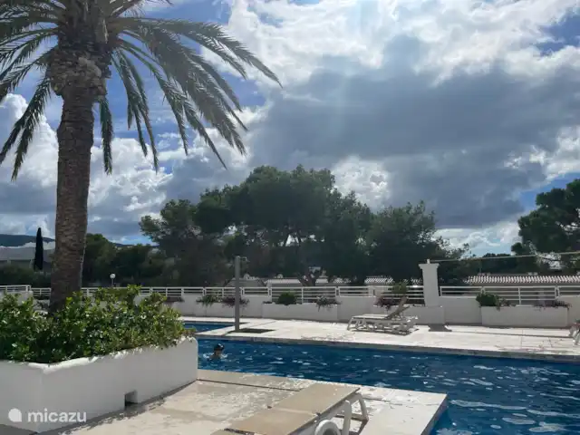 Apartamento en primera línea de playa Ibiza en España, Ibiza, Cala Tarida - casa vacacional Segunda piscina.