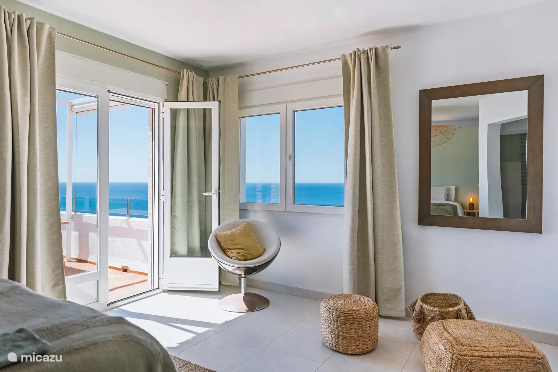 Bedroom with roof terrace