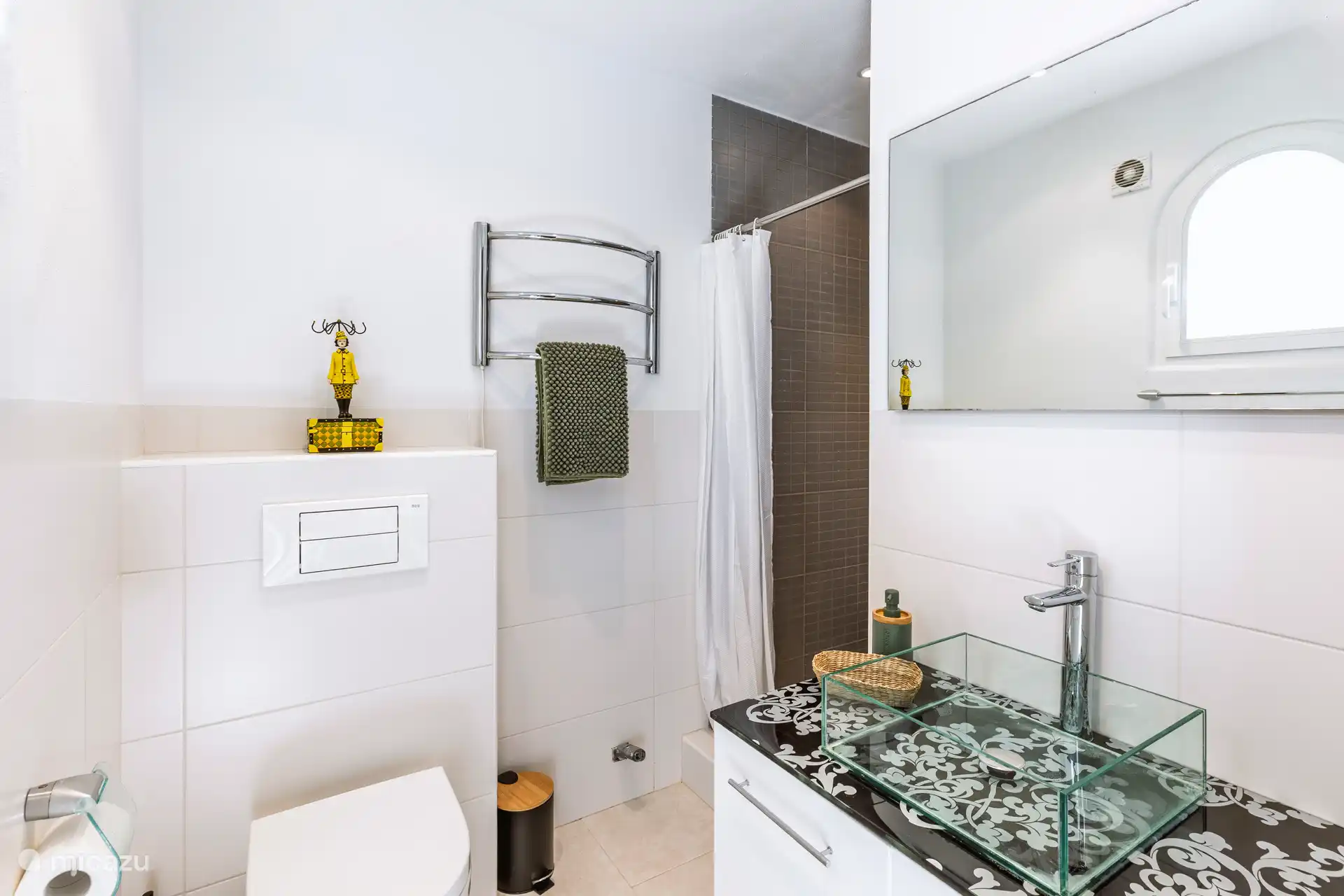 Bathroom ground floor