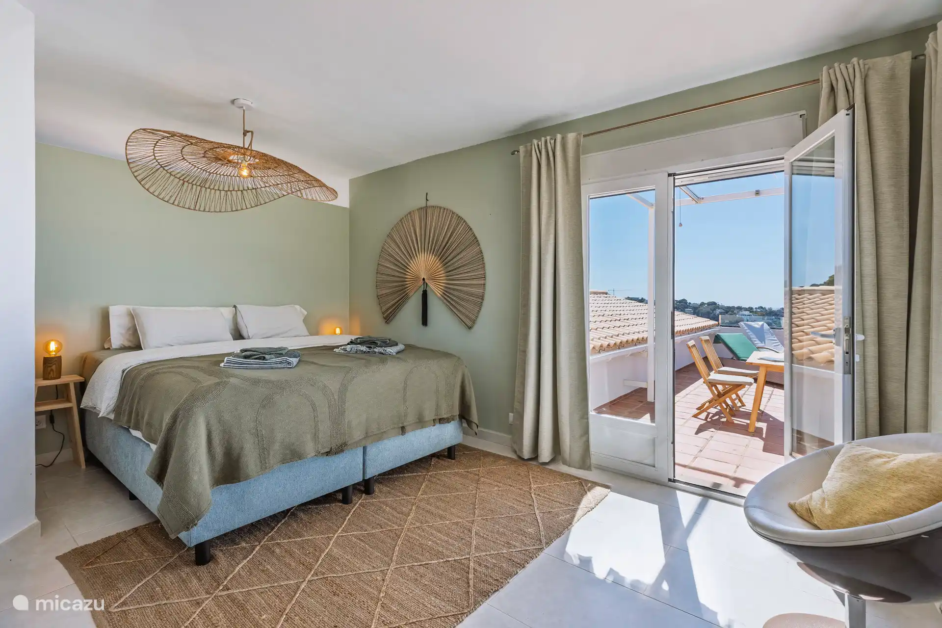 Bedroom with roof terrace