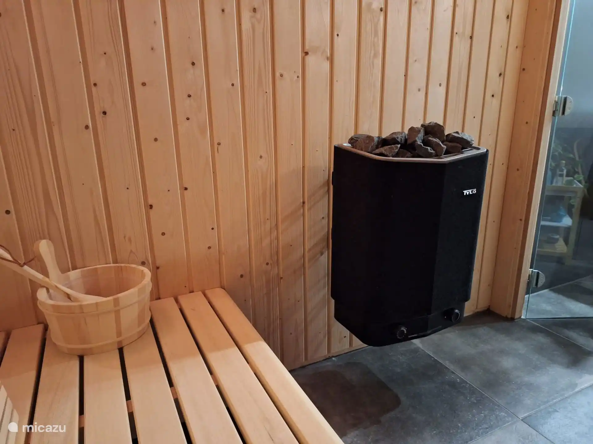 Infusion sauna heater 