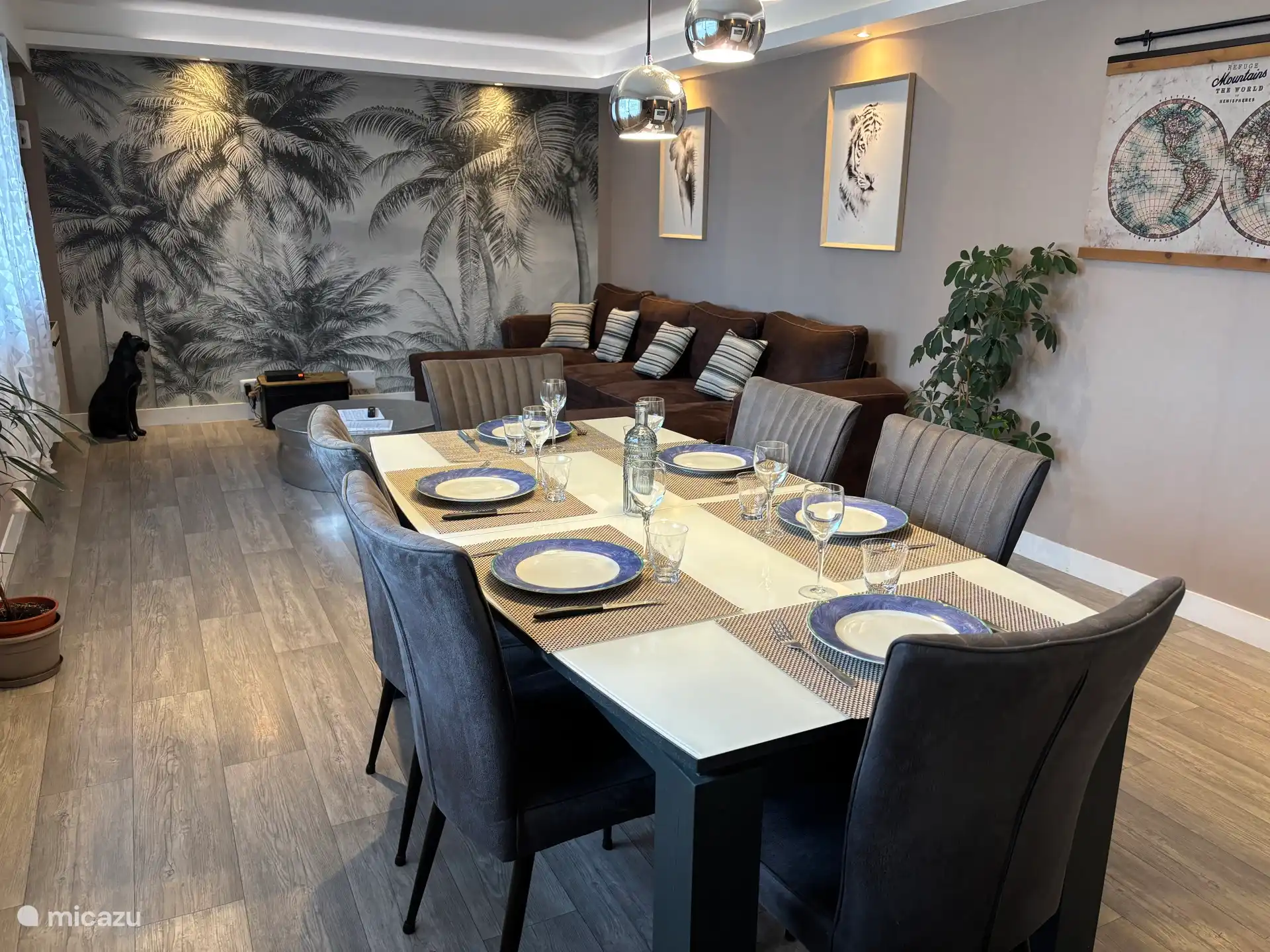 Esszimmer und Wohnzimmer