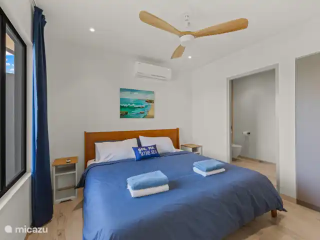 Plage Dolce Vita - Front de l’eau A | Curaçao, Banda Ariba (est), Jan Sofat - bungalow Chambre principale avec climatisation et salles de bains privatives