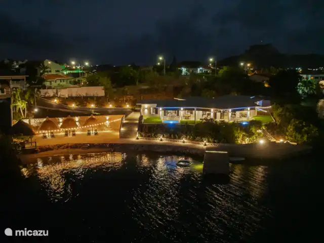 Plage Dolce Vita - Front de l’eau A | Curaçao, Banda Ariba (est), Jan Sofat - bungalow Un éclairage chaleureux