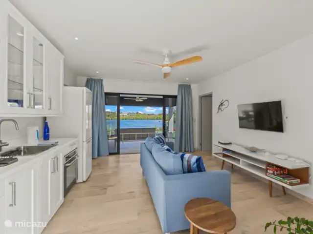 Plage Dolce Vita - Front de l’eau A | Curaçao, Banda Ariba (est), Jan Sofat - bungalow Grandes portes coulissantes pour une transition sans heurts de l’intérieur vers l’extérieur