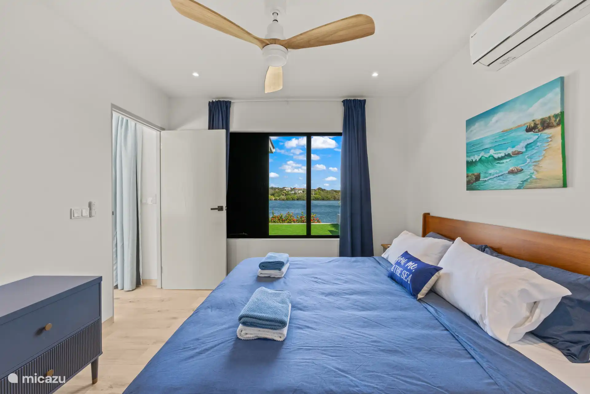 Comfortabele slaapkamer met airconditioning en privé en-suite badkamer