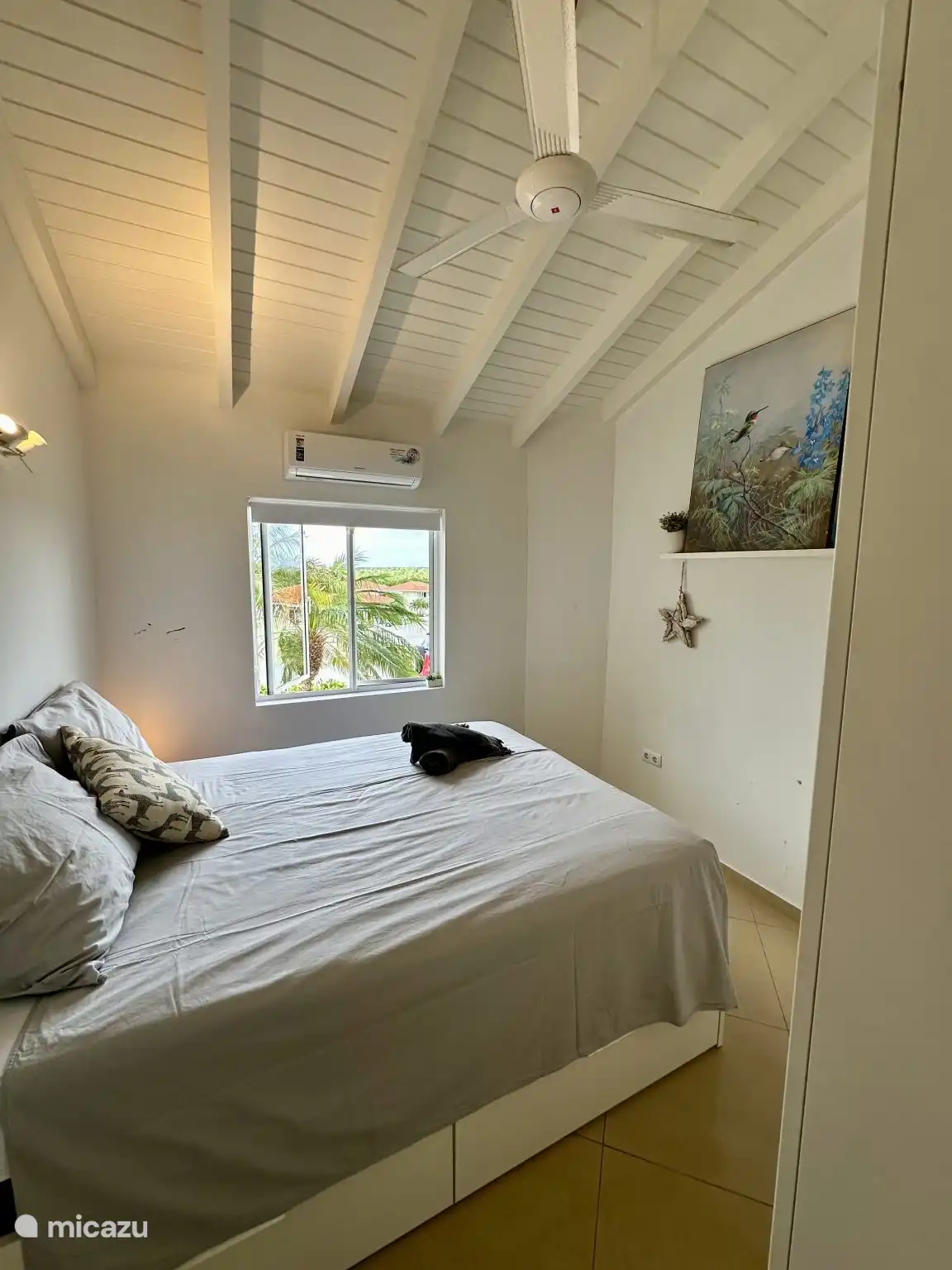 Eines der 3 Schlafzimmer mit Klimaanlage und Ventilator