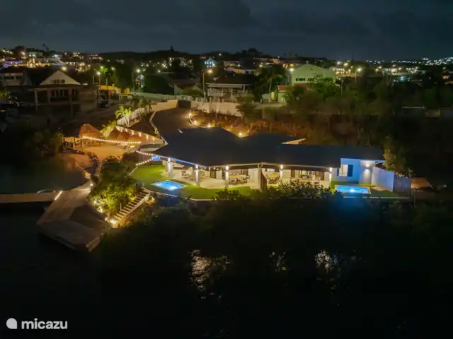 Dolce Vita Beach - Waterfront C huren in Curaçao, Banda Ariba (oost), Jan Sofat - bungalow Mooie buitenverlichting zodat je optimaal kan genieten van het buitenleven