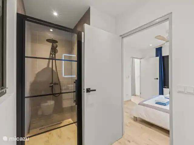 Dolce Vita Beach - Waterfront C huren in Curaçao, Banda Ariba (oost), Jan Sofat - bungalow Privébadkamers voor beide slaapkamers