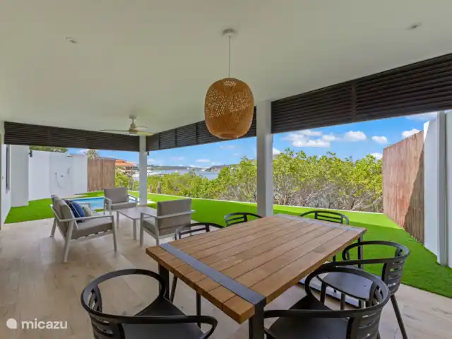 Dolce Vita Beach - Waterfront C huren in Curaçao, Banda Ariba (oost), Jan Sofat - bungalow Deze bungalow biedt de perfecte combinatie van luxe, rust en comfort.