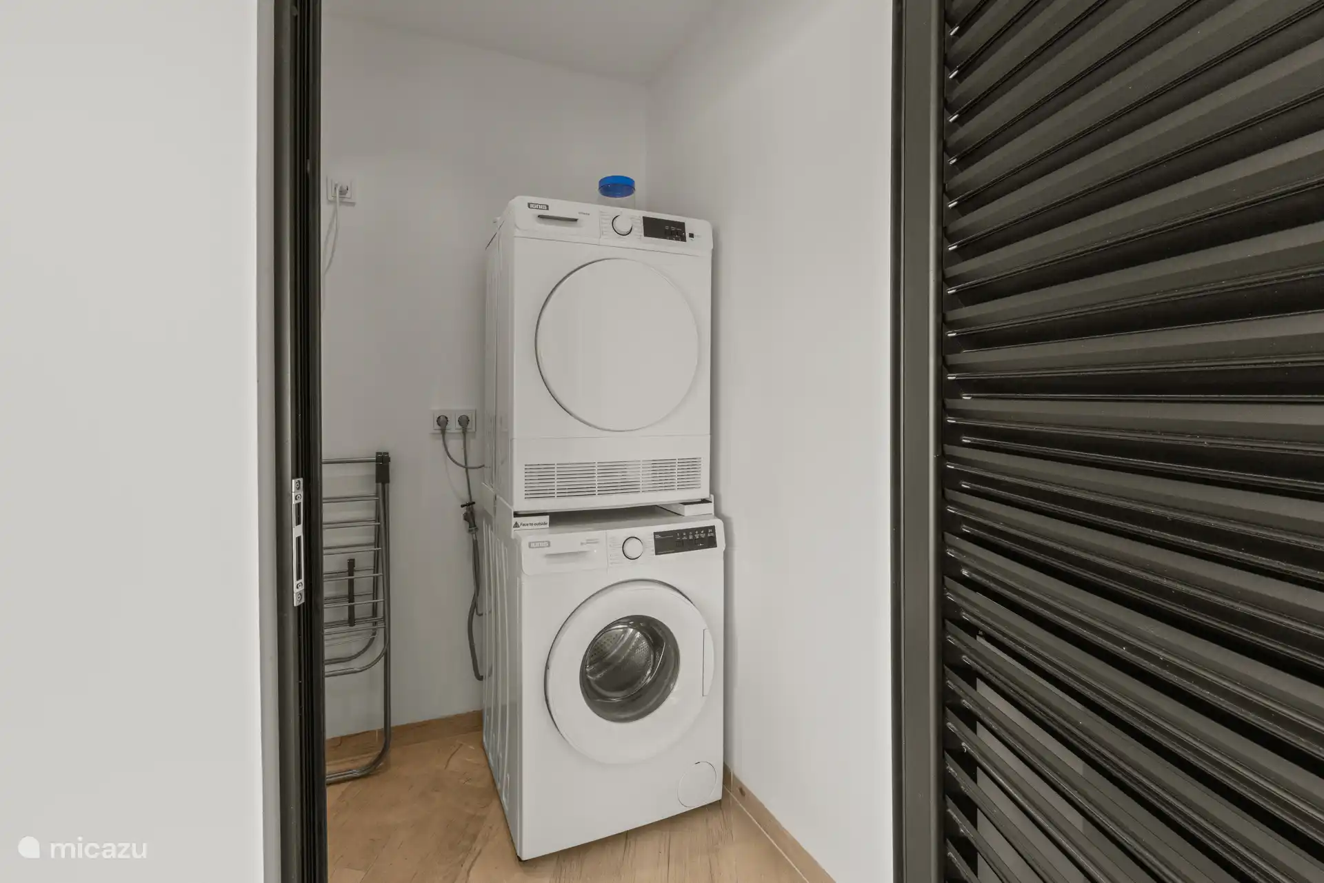 Waschmaschine und Trockner stehen für zusätzlichen Komfort zur Verfügung