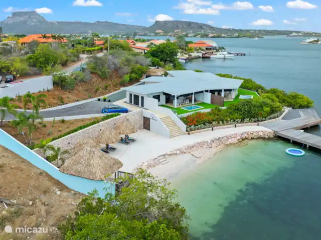 Dolce Vita Beach - Waterfront C huren in Curaçao, Banda Ariba (oost), Jan Sofat - bungalow Jouw luxe en rustige toevluchtsoord aan het water van het Spaanse Water. Gelegen in het veilige en exclusieve resort Jan Sofat