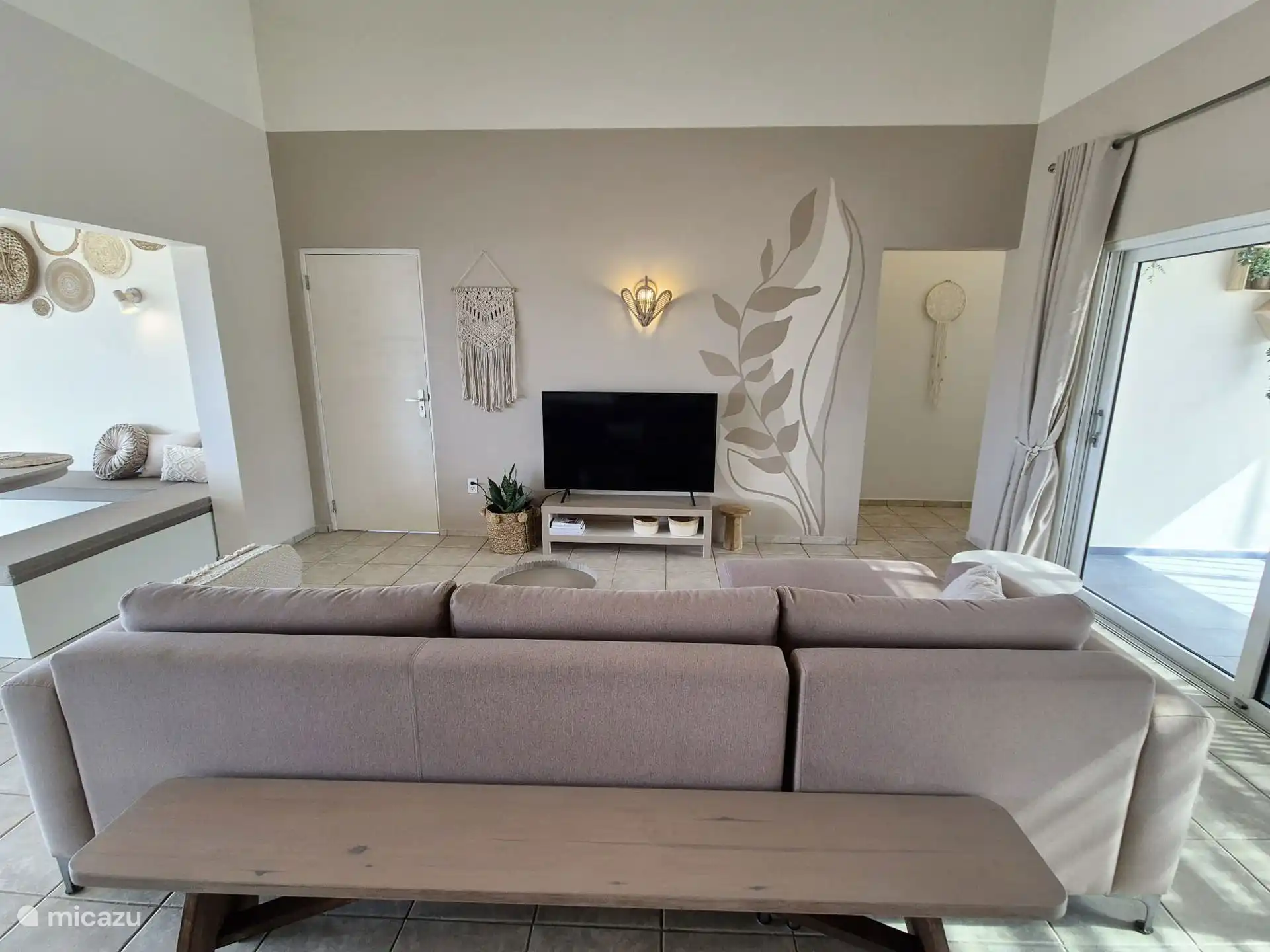 Salon avec canapé en L