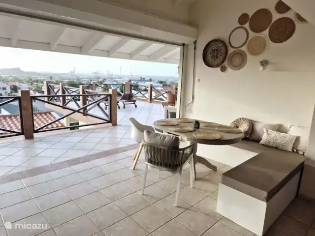 Location de Vacances Curaçao, Curaçao-Centre, Saliña, villa - Casa Seru Zen Terrasse et table à manger