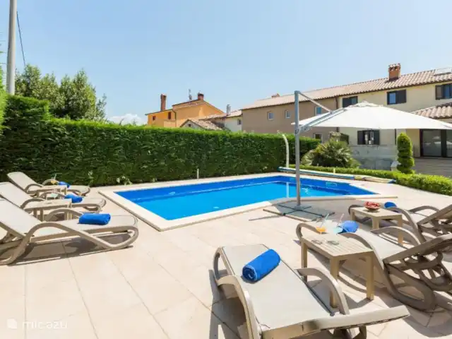 Villa Anabel | Croatie, Istrie, Kastelir-Labinci - villa Piscine + transats