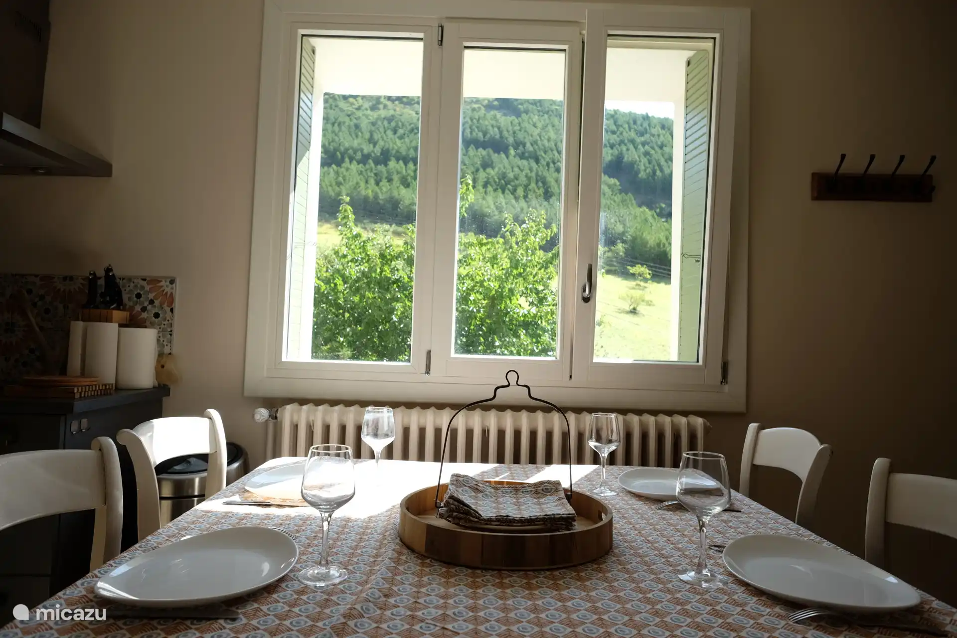 Je eet met je gezicht naar de berg (of in de tuin)