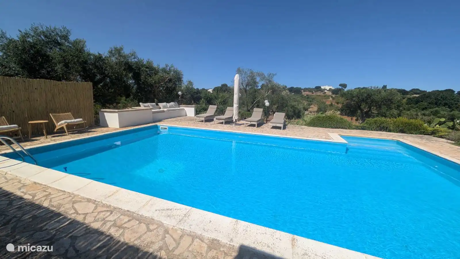 Piscina preciosa con total privacidad 