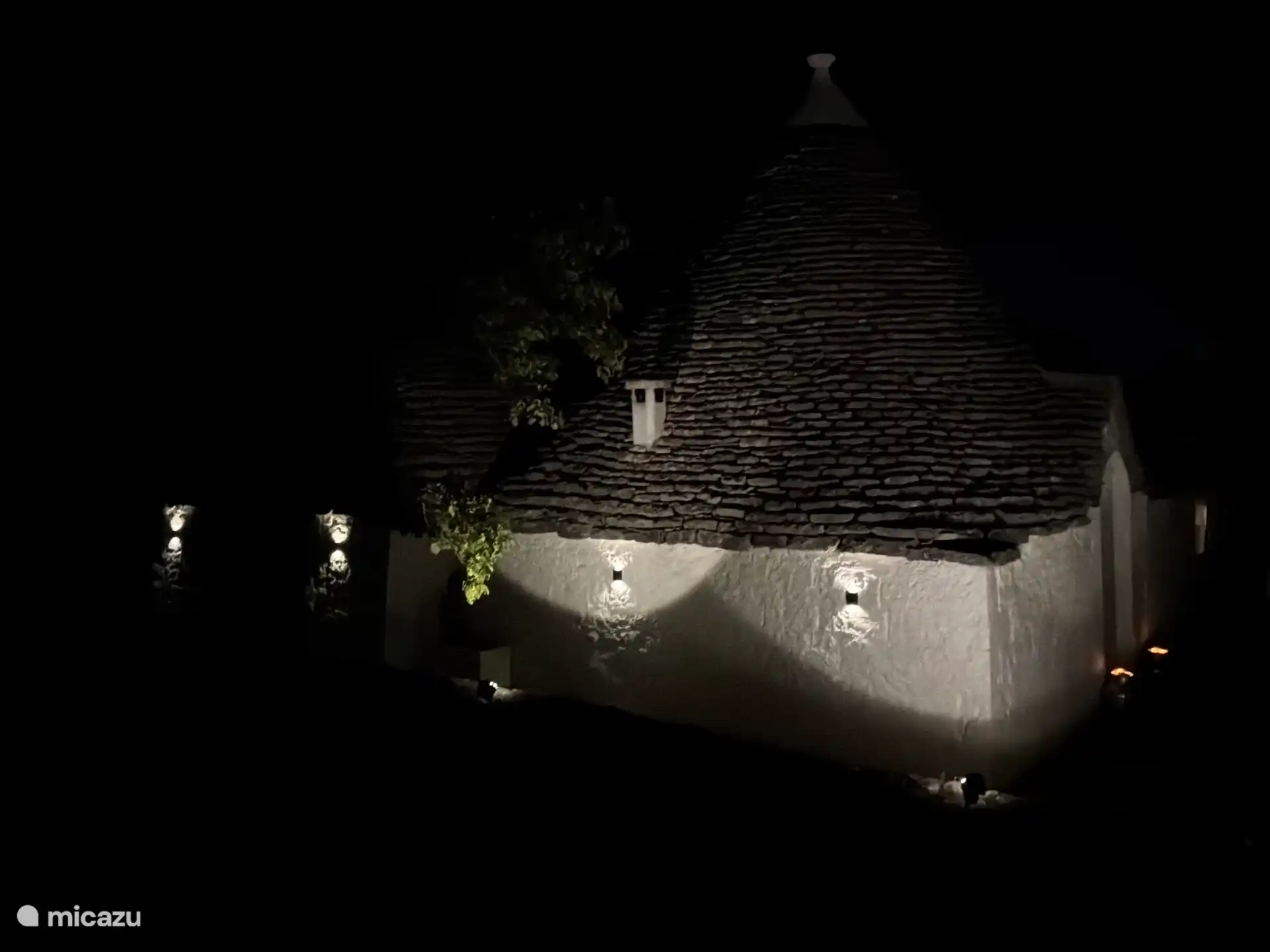 Trullo la nuit 
