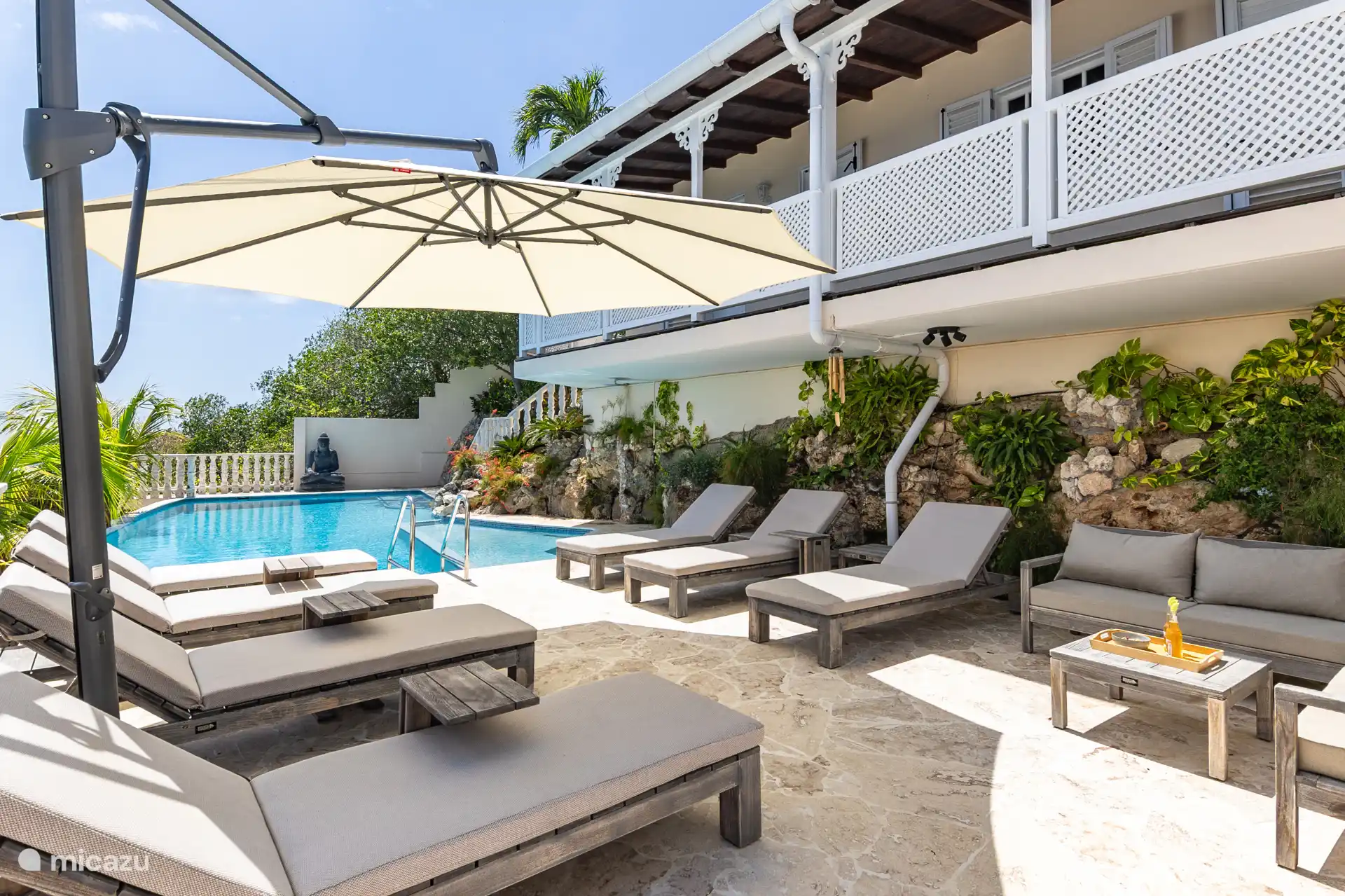 Faulenzen, Sonnenbaden und Schwimmen auf hohem Niveau.