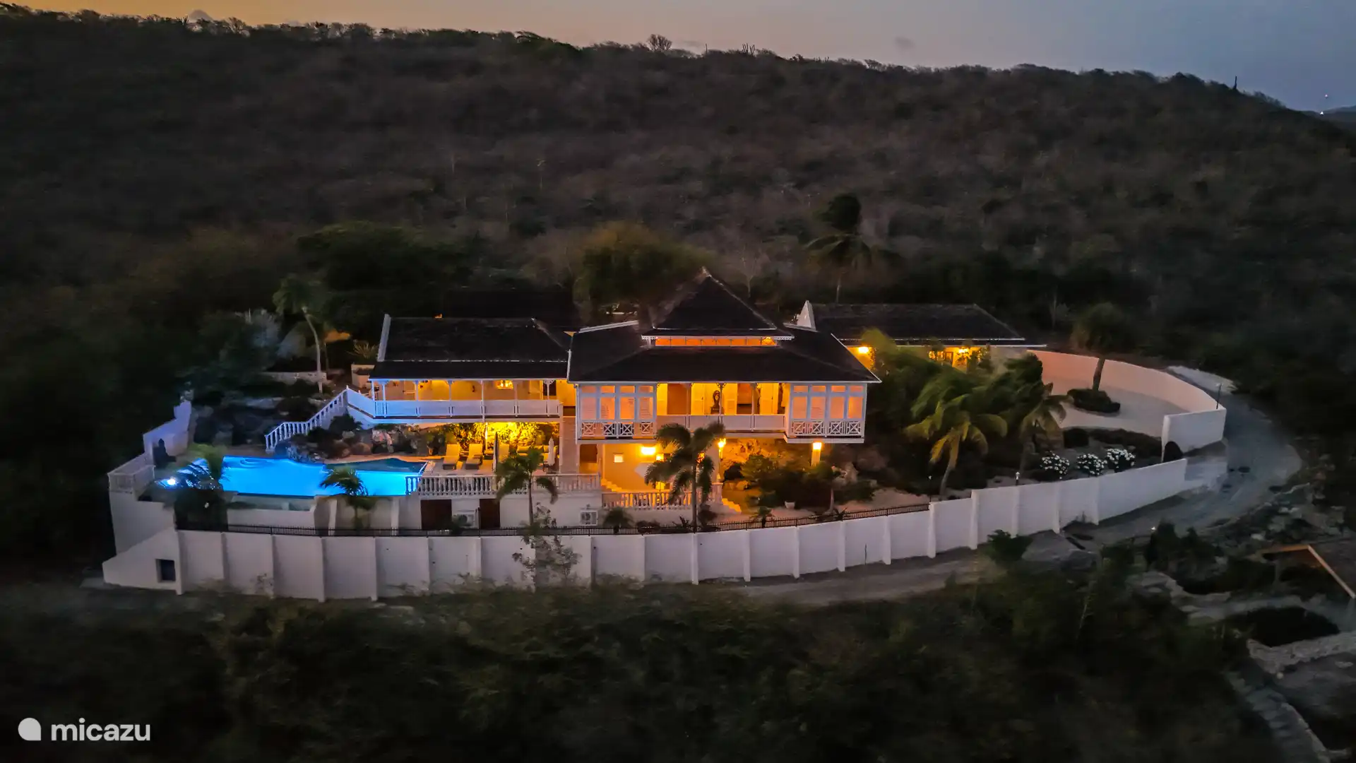 Villa Playa Hundu bei Nacht