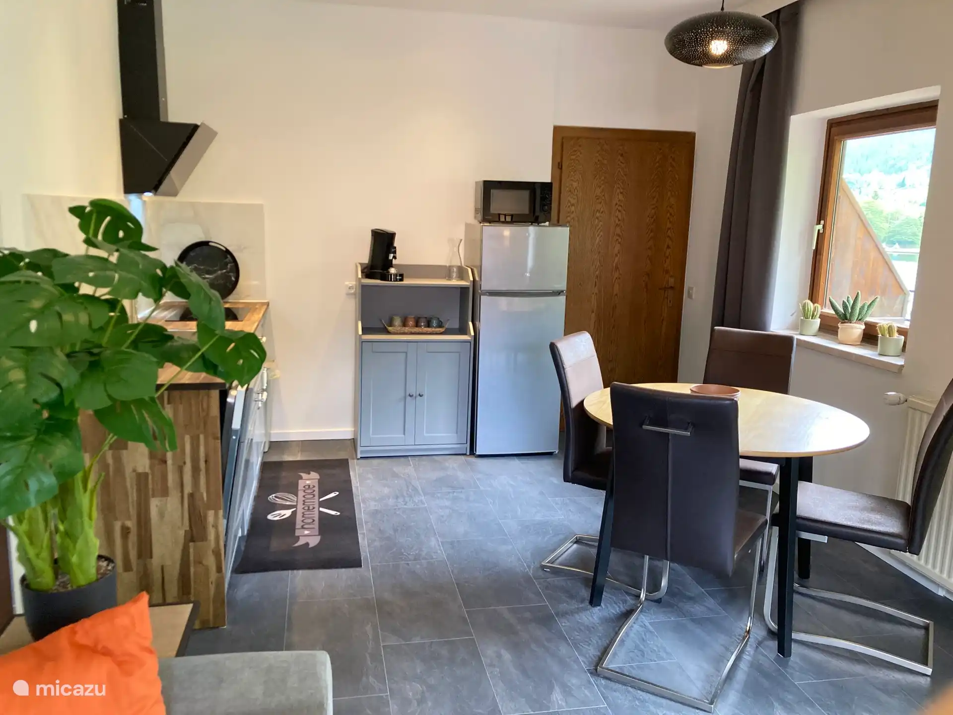 Küche, Essbereich, Balkon, Aussicht