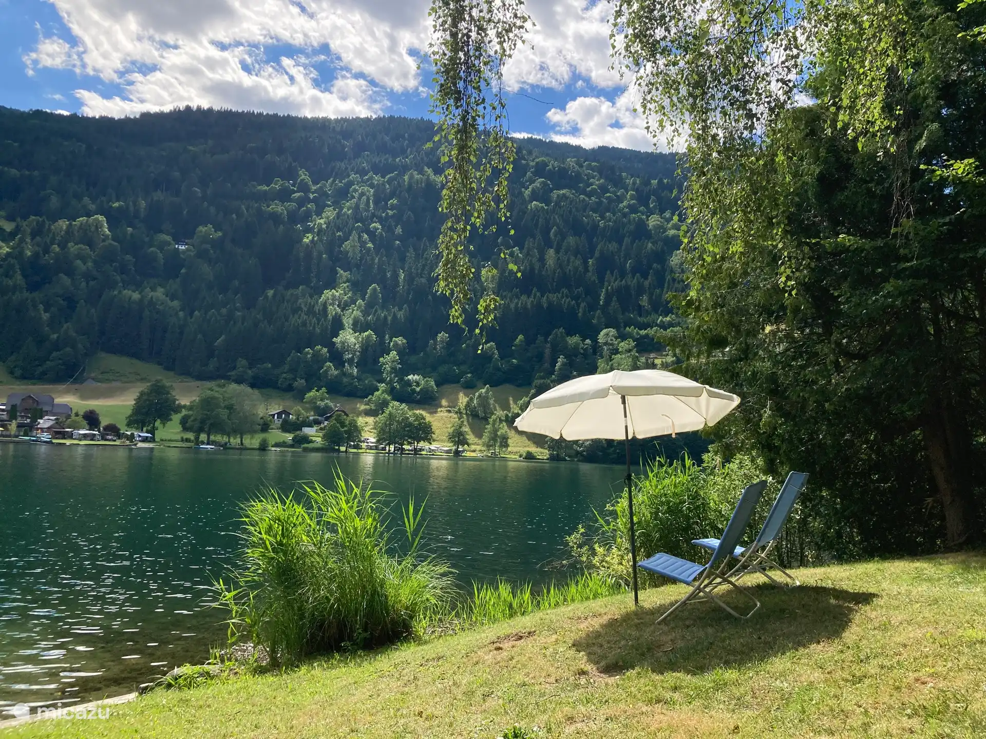 Strand mit Liegewiese, privat für unsere Gäste