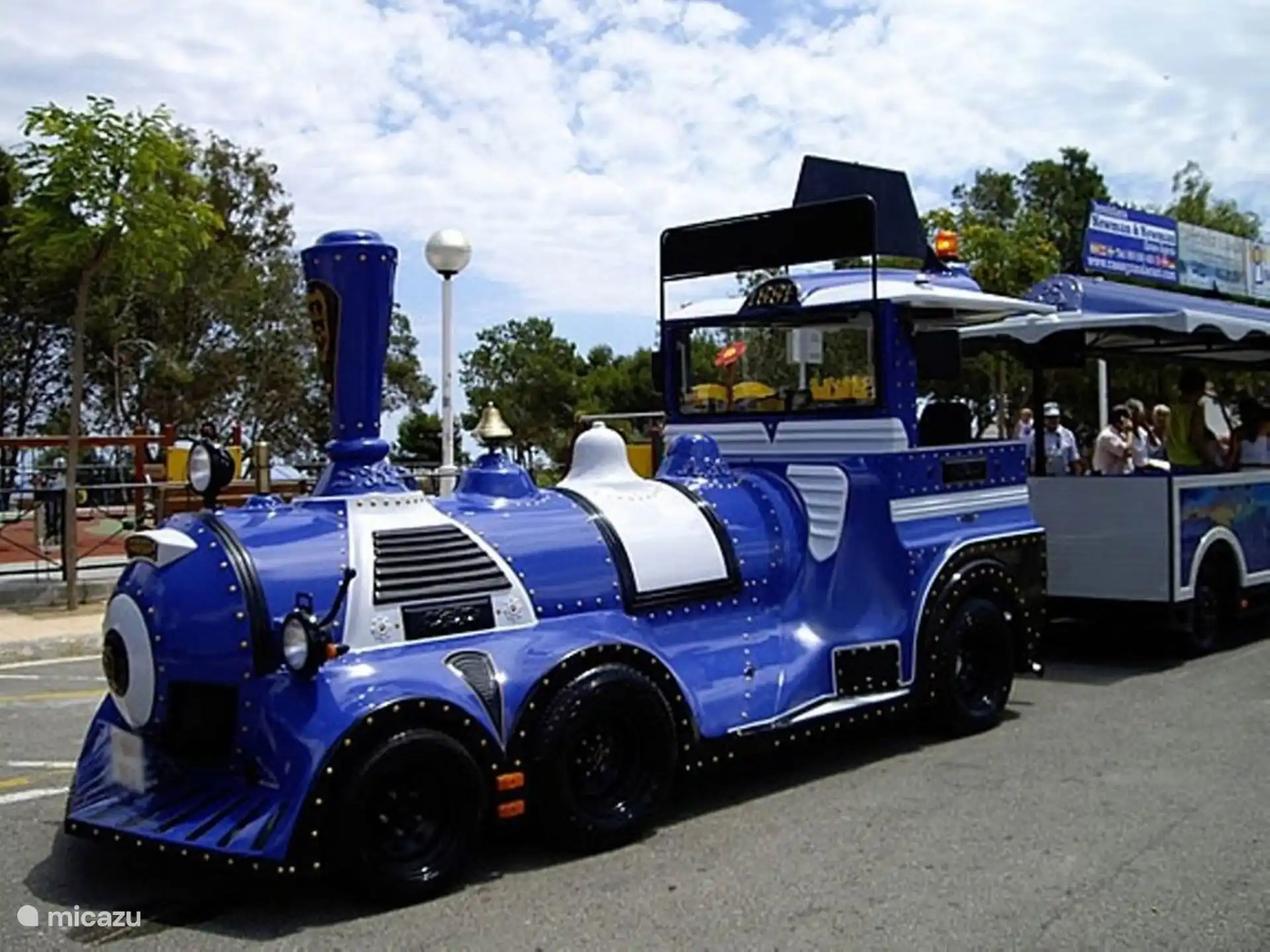 The Gran Alacant urban train that connects the centre and the beach