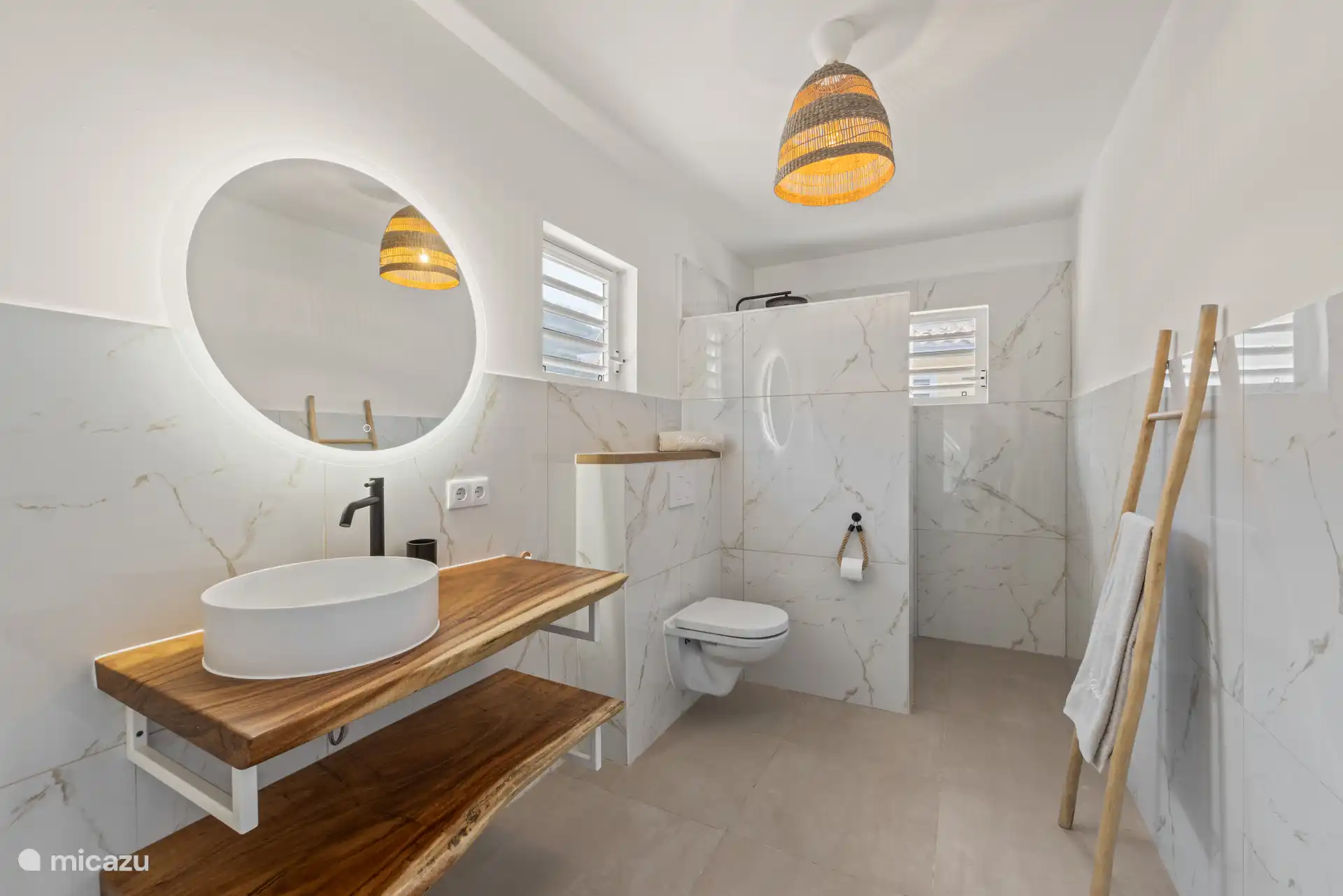 Badezimmer im Obergeschoss 