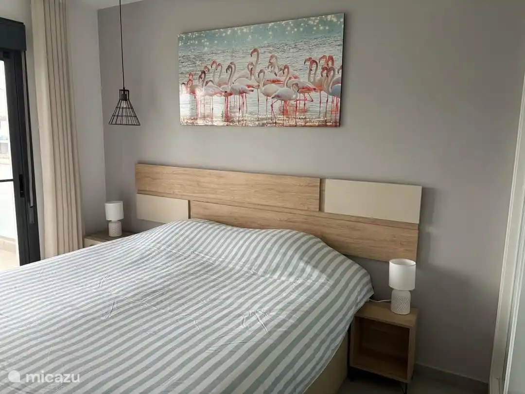 Slaapkamer 1
Masterbedroom:
1 bed 180cm x 200cm