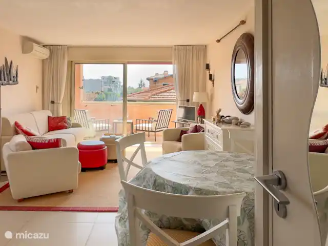 Location de Vacances France, Côte d'Azur, Cagnes-sur-Mer, appartement -  Parc des Vespins Charme Réservé aux adultes Salon et chambre à coucher