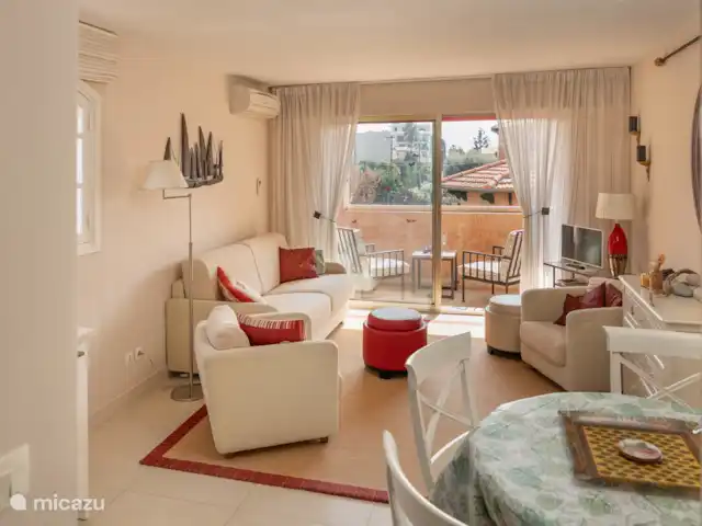 Location de Vacances France, Côte d'Azur, Cagnes-sur-Mer, appartement -  Parc des Vespins Charme Réservé aux adultes Salon