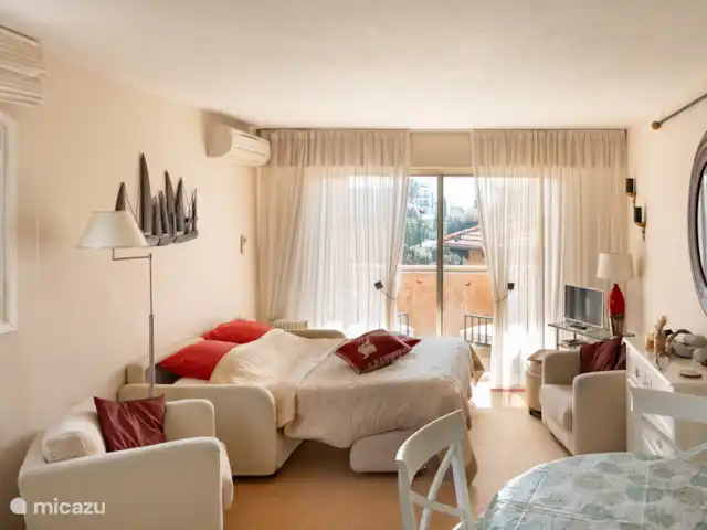 Location de Vacances France, Côte d'Azur, Cagnes-sur-Mer, appartement -  Parc des Vespins Charme Réservé aux adultes Un canapé qui peut être plié en lit, y compris le linge de lit