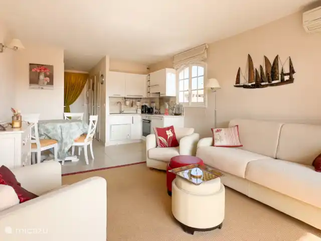 Location de Vacances France, Côte d'Azur, Cagnes-sur-Mer, appartement -  Parc des Vespins Charme Réservé aux adultes Salon et cuisine