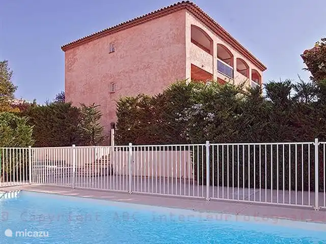 Location de Vacances France, Côte d'Azur, Cagnes-sur-Mer, appartement -  Parc des Vespins Charme Réservé aux adultes Location de Vacances France, Côte d'Azur, Cagnes-sur-Mer, appartement -  Parc des Vespins Charme Réservé aux adultes