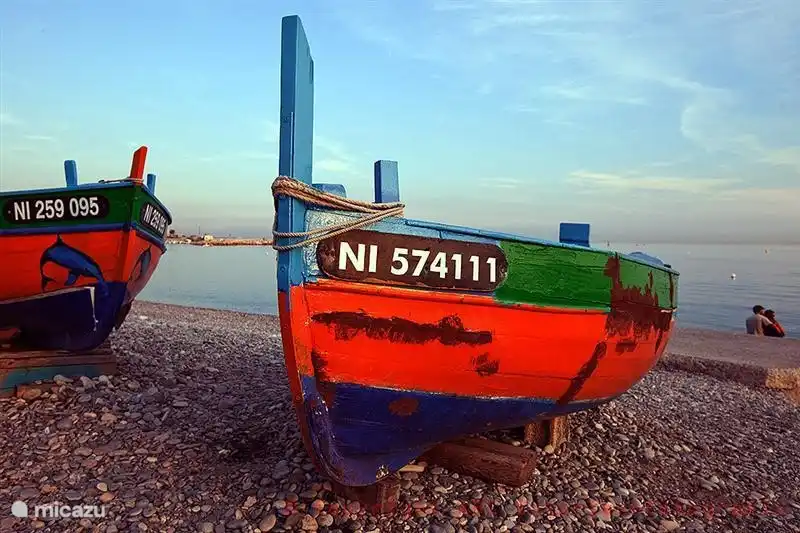 En el puerto a poca distancia, 5 minutos