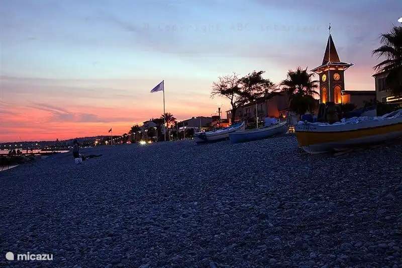 Velada romántica junto al mar, a poca distancia, 5 minutos