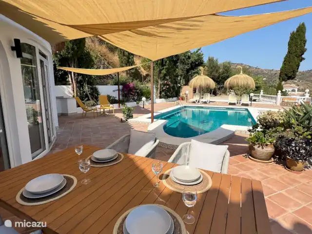 Casa La Fuente huren in Spanje, Andalusië, Arenas - villa Overzicht tuin en zwembad