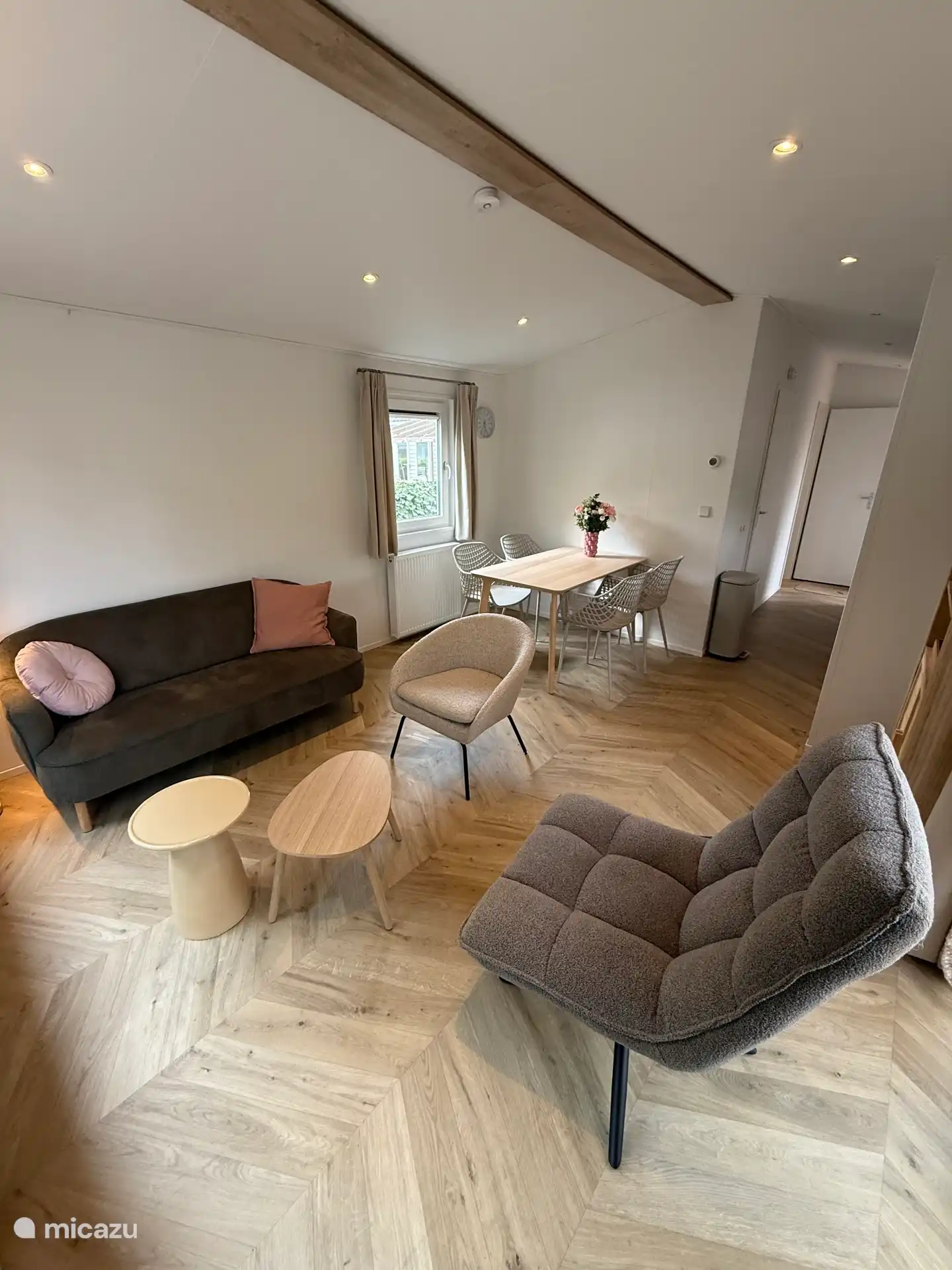 Sitting area and dining area