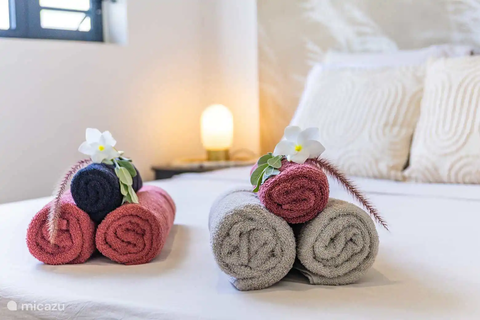 Incluye ropa de cama y toallas limpias