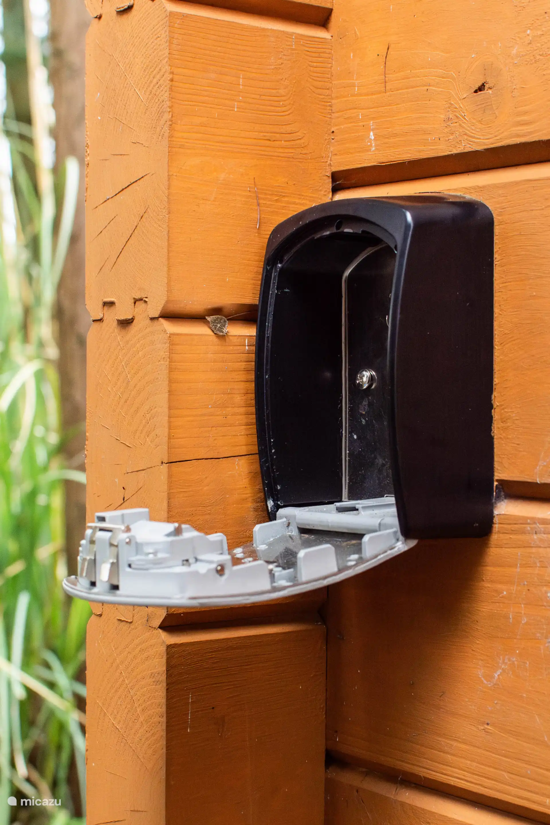 Zugang über einen Schlüsselsafe.