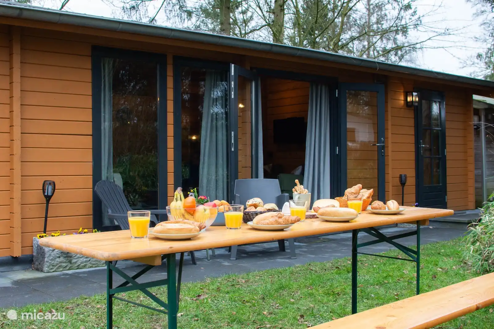 In der Scheune befindet sich ein Klapptisch