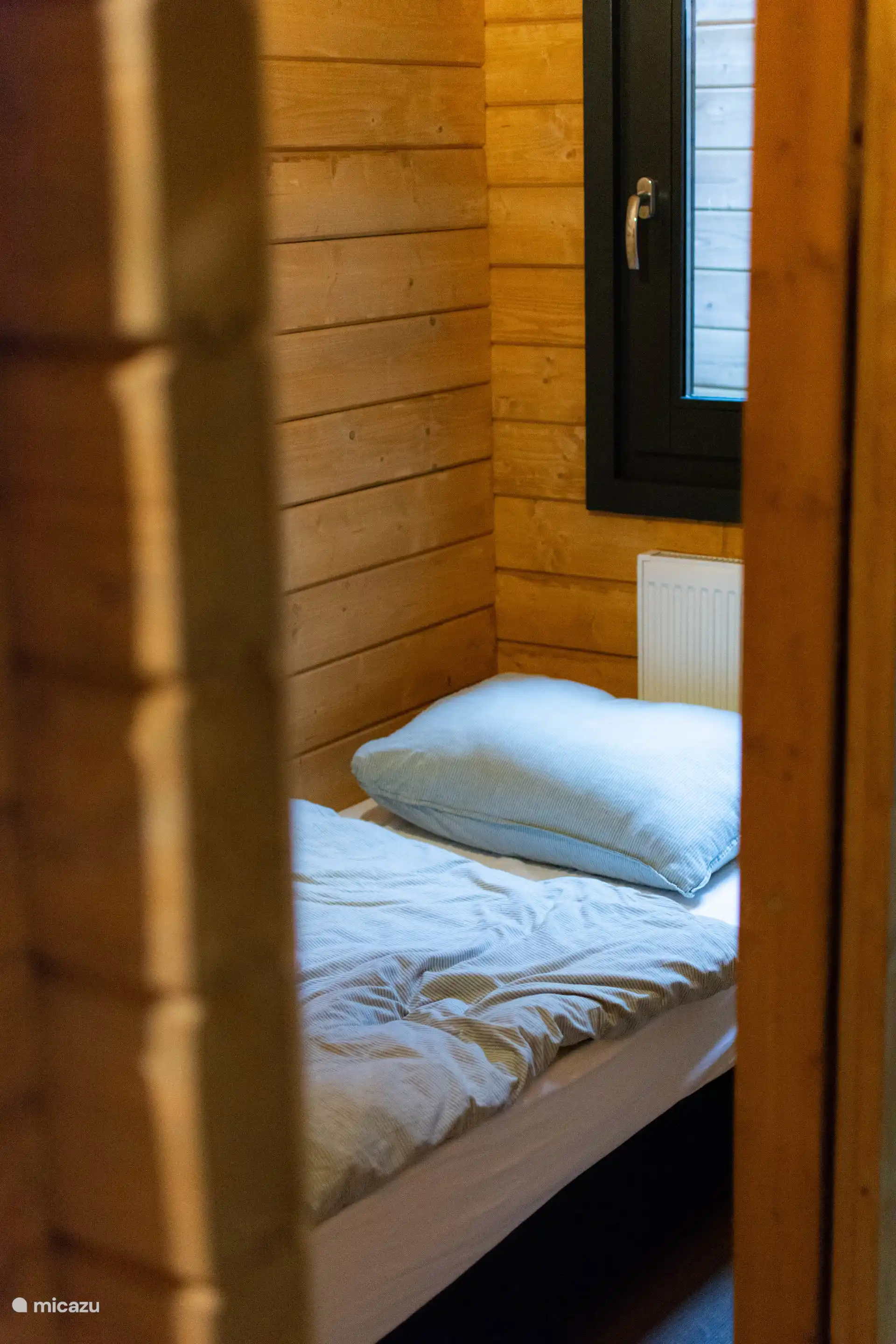 Das Einzelzimmer gegenüber dem Eingang.