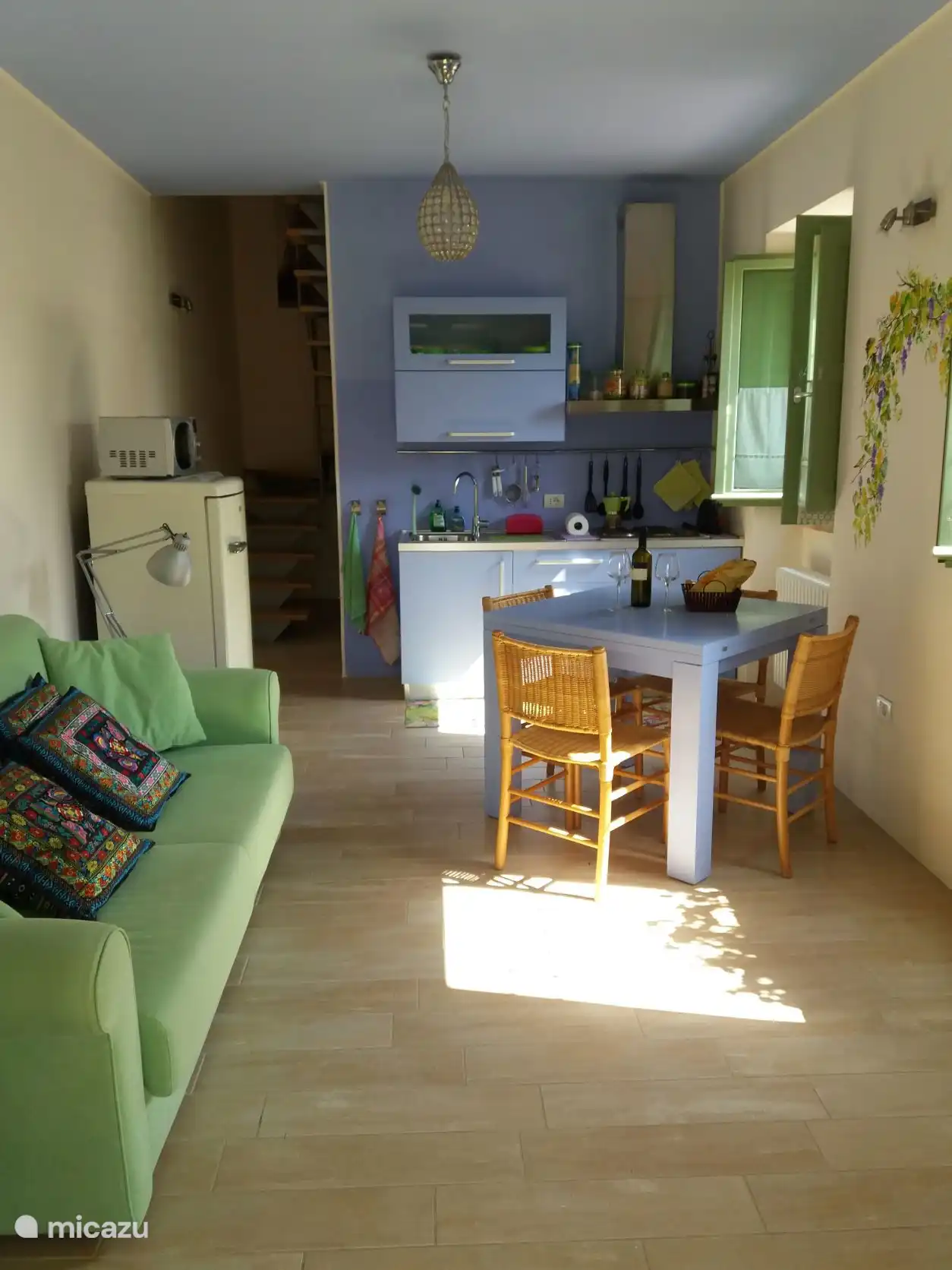 Kitchen/living apartment Aurora with the morning sun